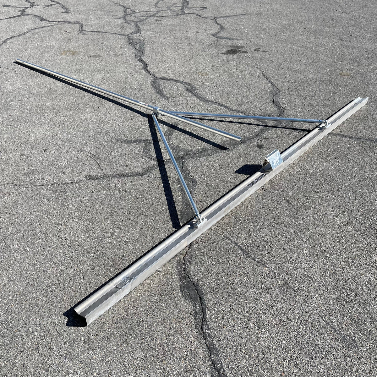 KRAFT TOOL CO. Extru-Lite Magnesium Paver 123.5” handle 144” x 4.5” screed CC291